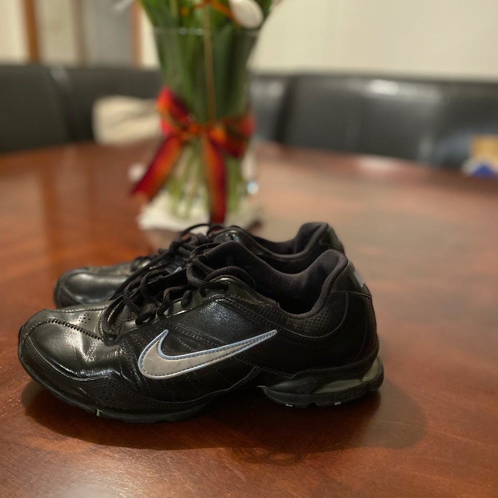 Nike tennis shoes